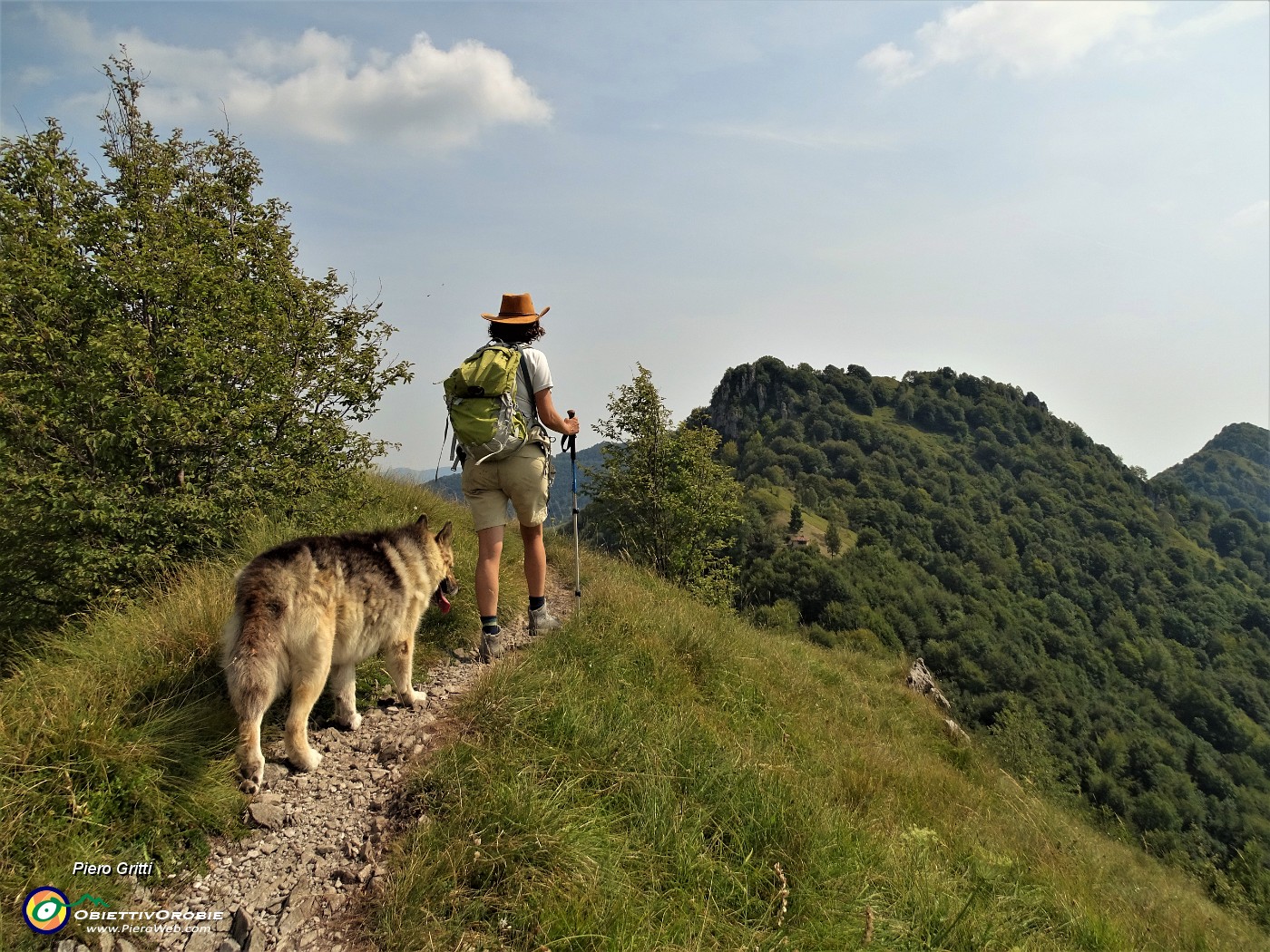 78 Scendendo al Forcellino e al suo roccolo.JPG